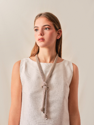 COLLIER ROMANCE