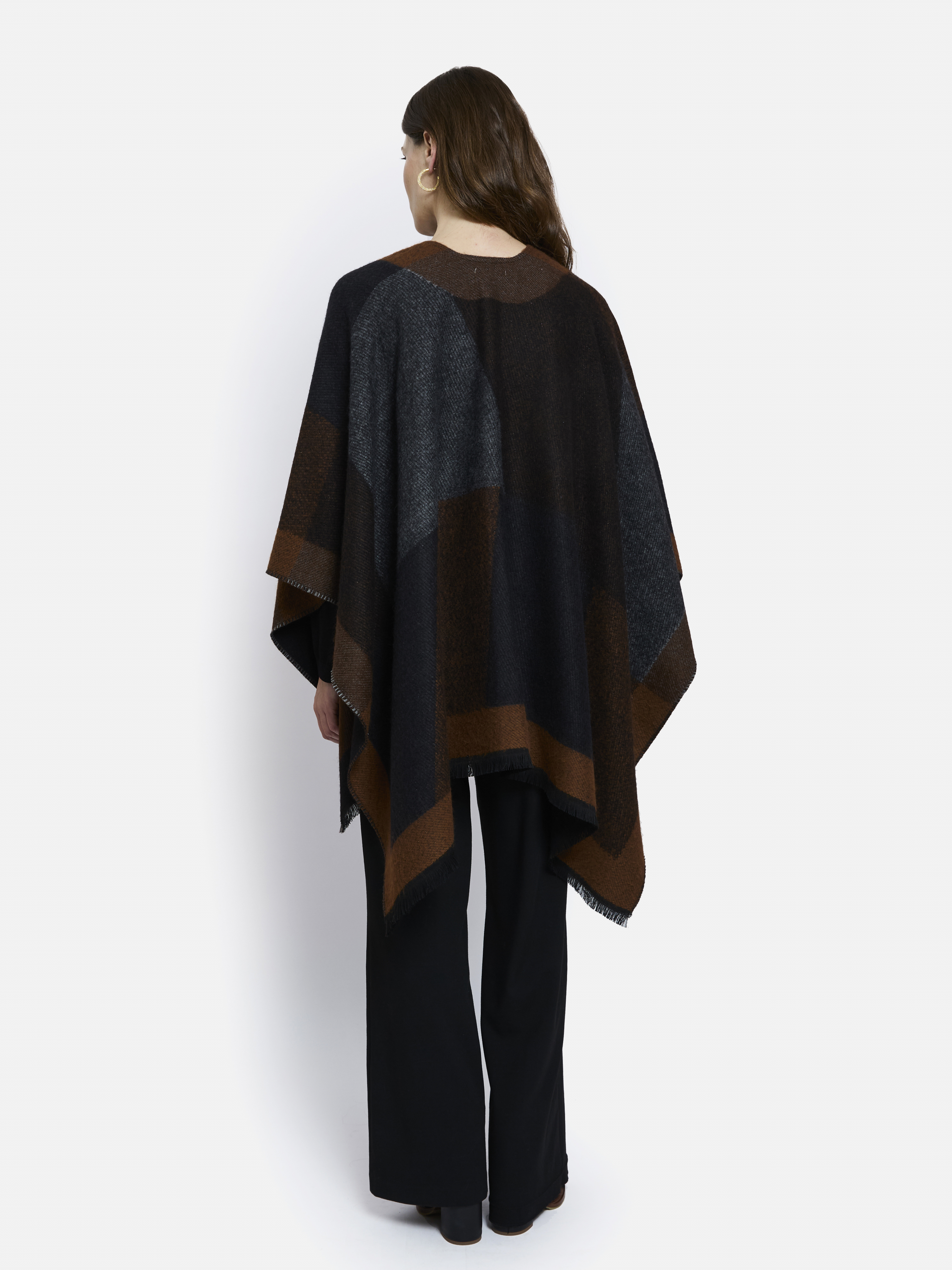 PONCHO CHINON