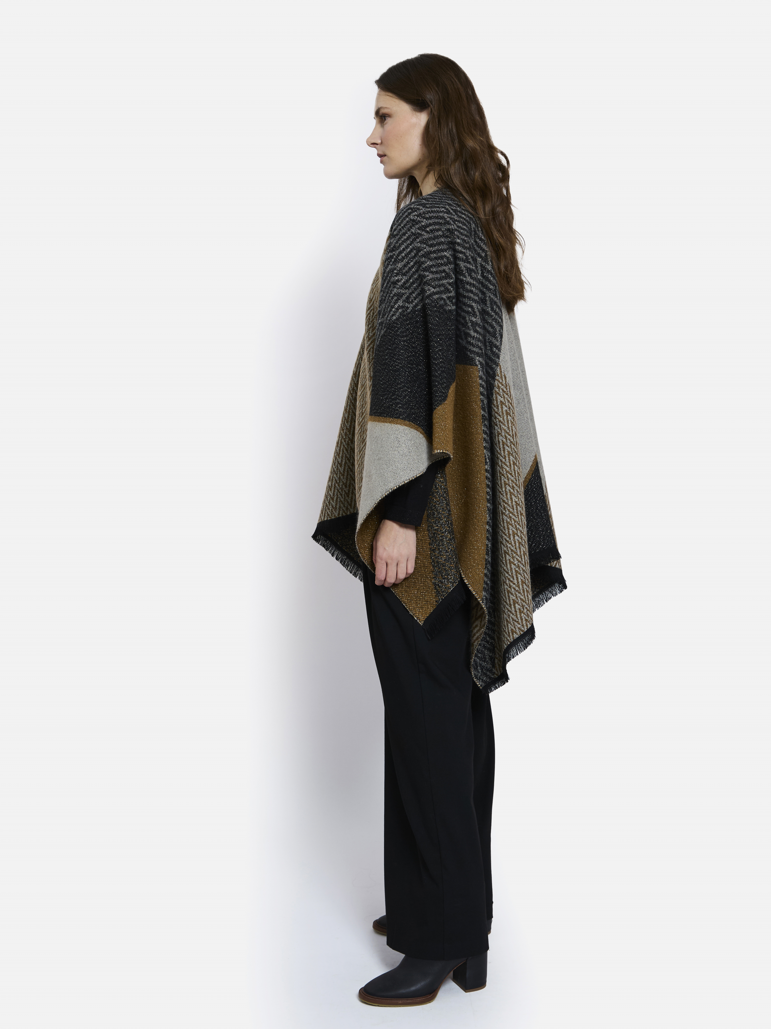PONCHO CHANTILLY