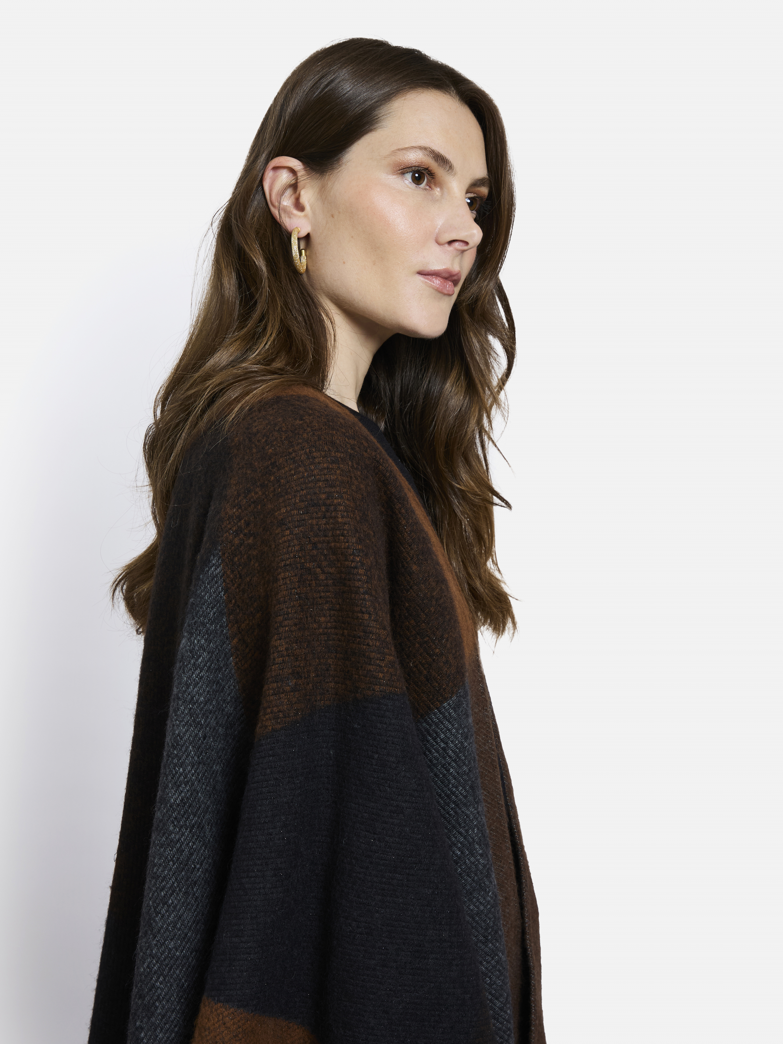 PONCHO CHINON